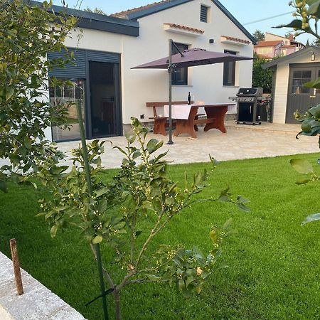 The House Villa เมดูลิน ภายนอก รูปภาพ