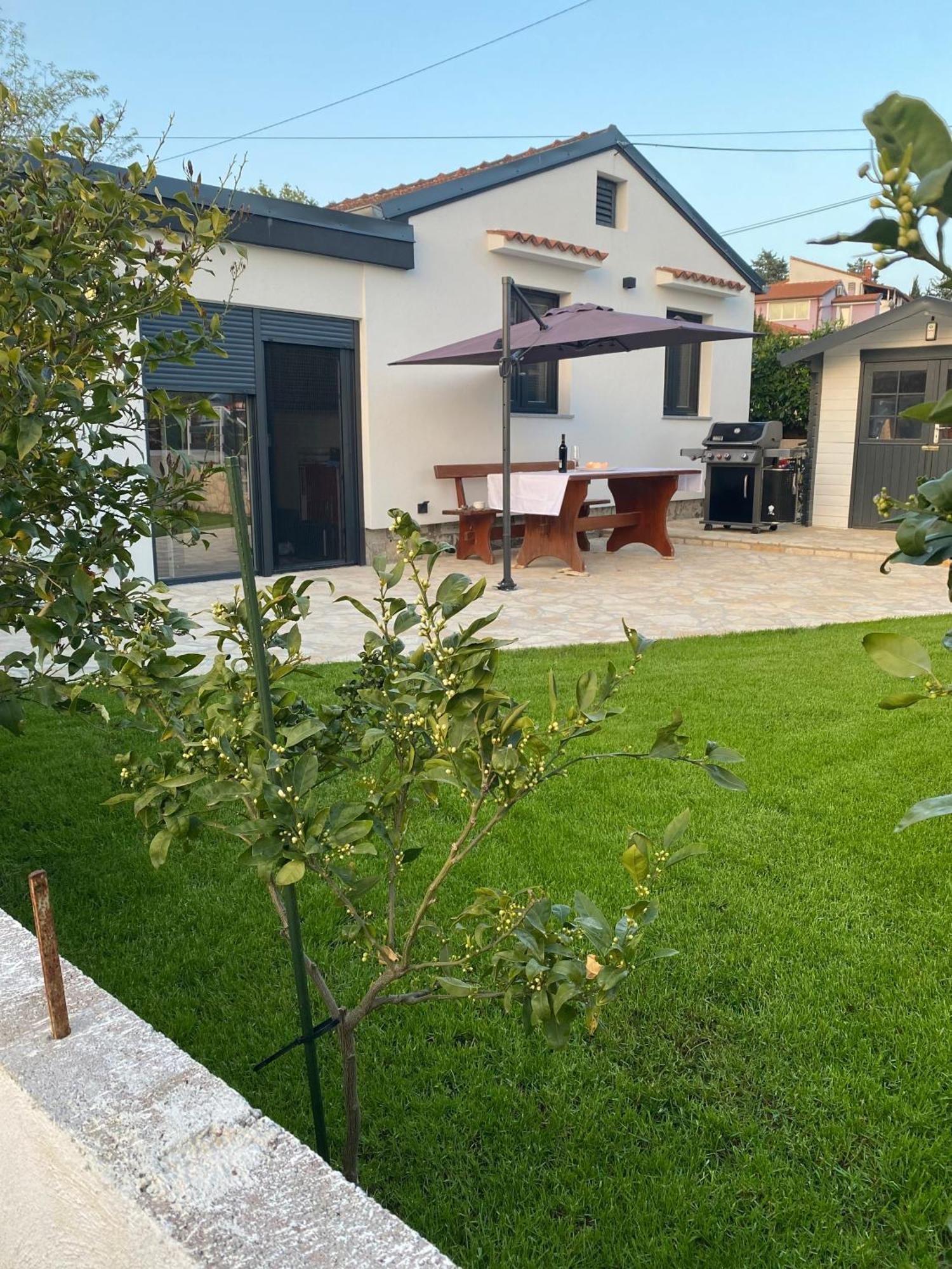 The House Villa เมดูลิน ภายนอก รูปภาพ